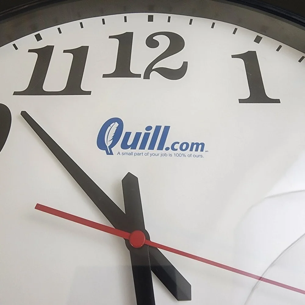 Quill Wall‎ Clock 14 Inch Round Battery Operated